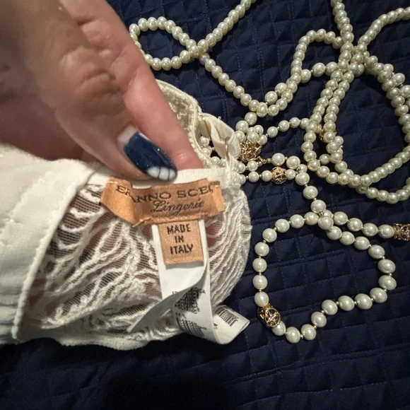 Ermanno Scervino Lace Bra in Cream - Picture 2 of 5